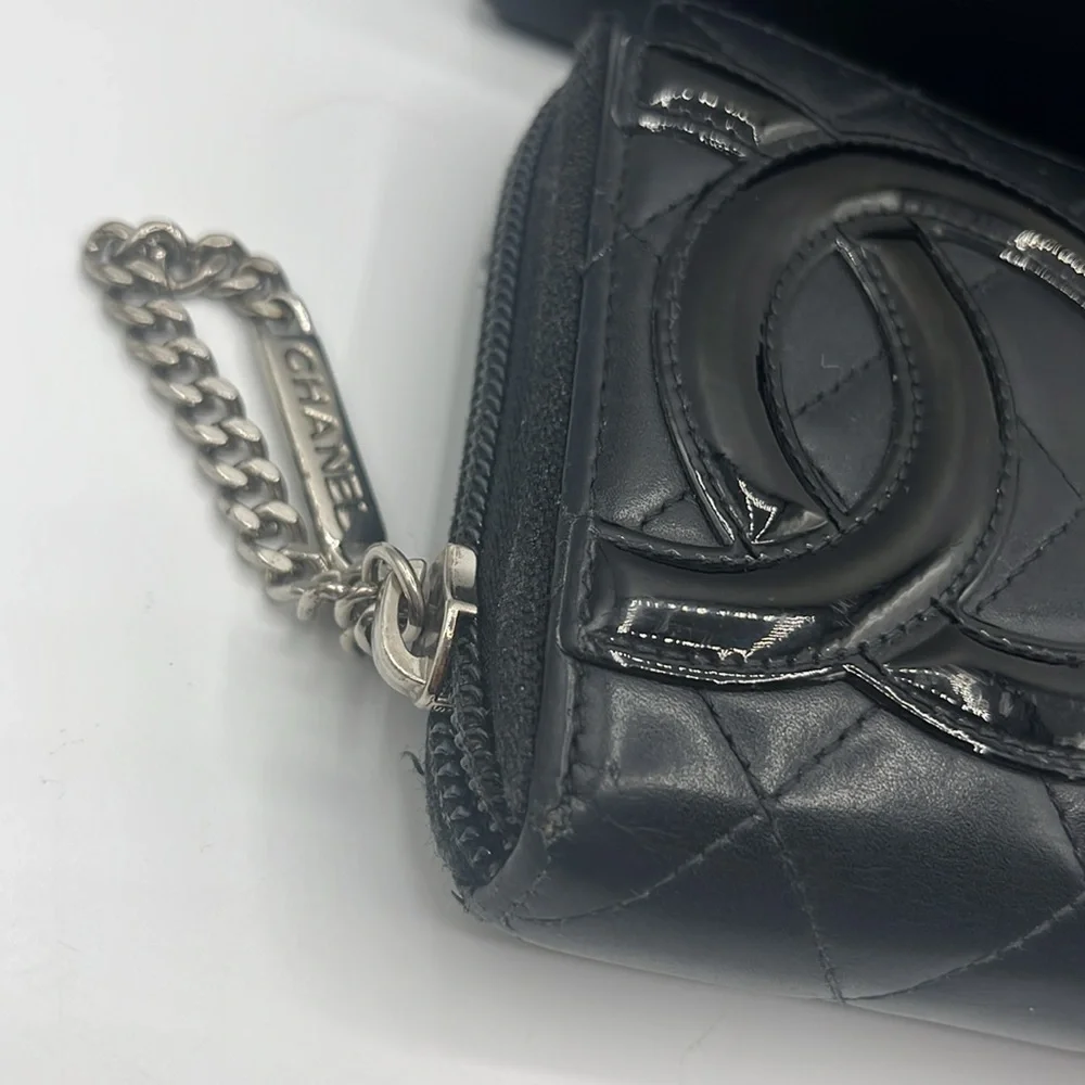 Chanel Cambon Qulted Zip Around Wallet - Picture 4 of 16